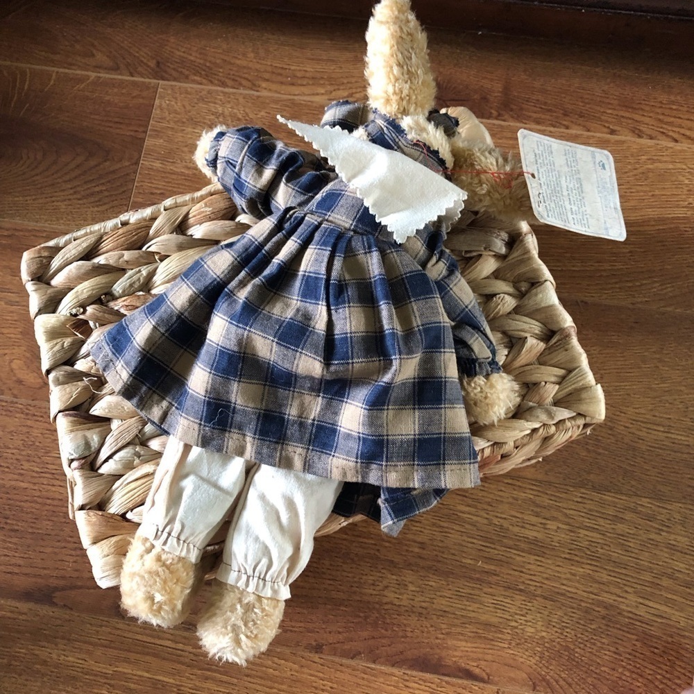 Boyds Bears & Friends: DAISEY stuffed bunny - Picture 2 of 5
